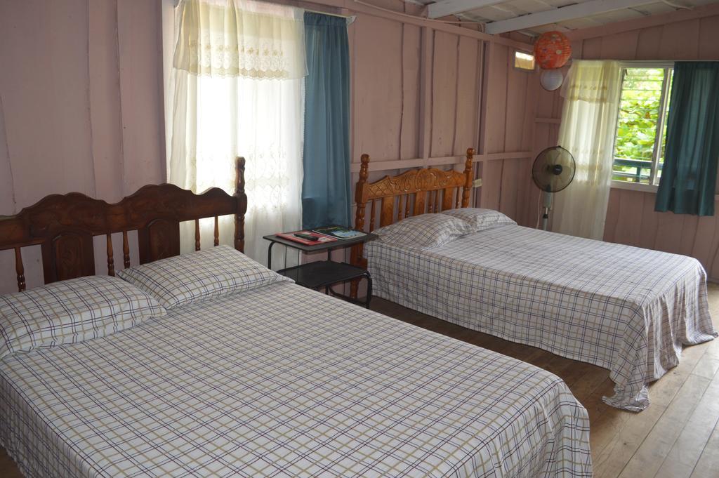 La Ballena Roja Guest House And Cafe Uvita Habitación foto