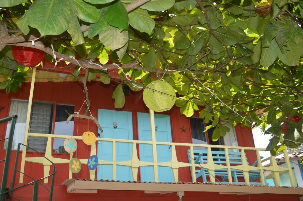 La Ballena Roja Guest House And Cafe Uvita Habitación foto